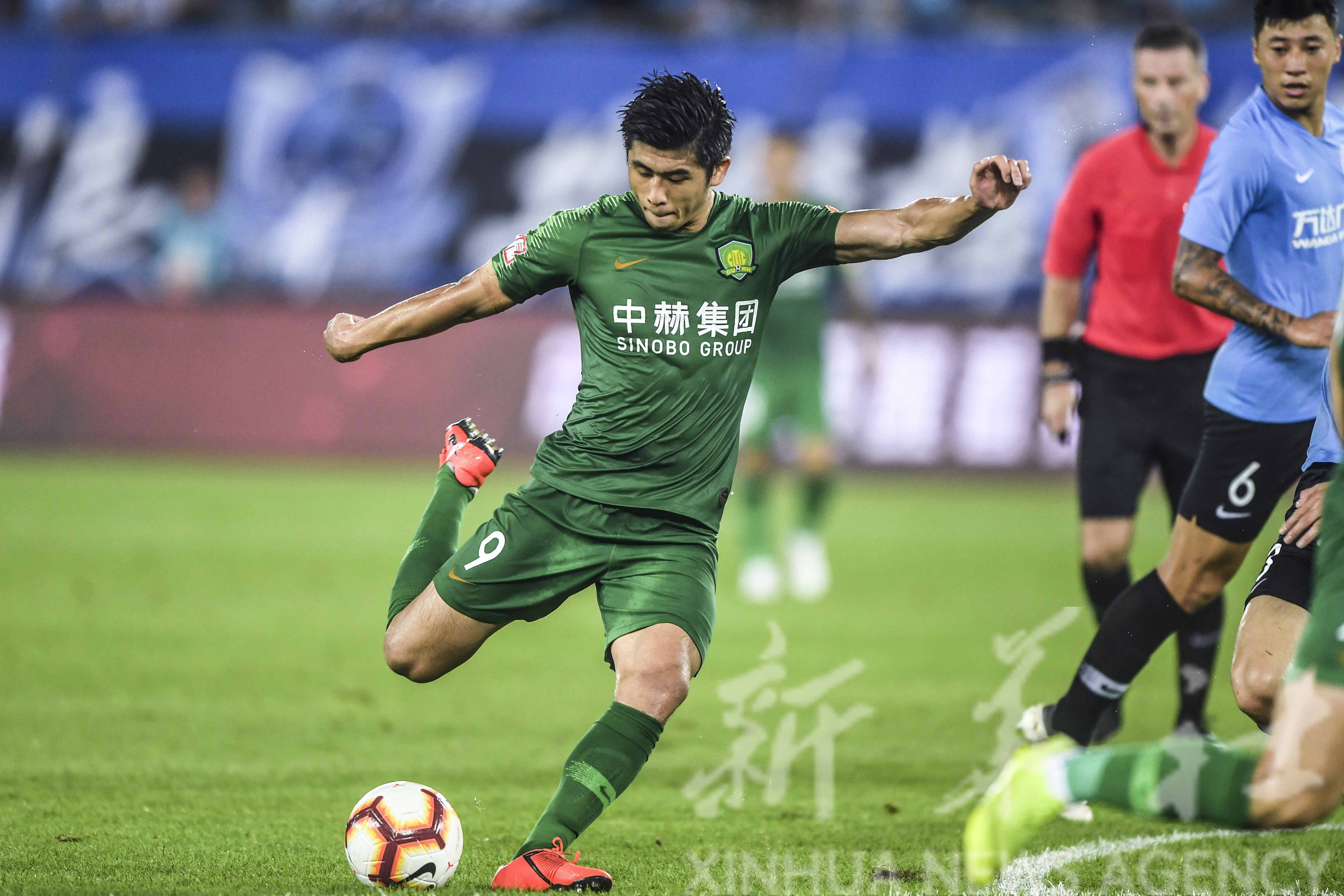 包含大连一方主场胜天海，提升保级希望，稳步上升的词条